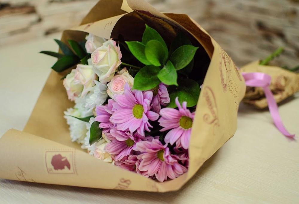 Букет цветов из: Розы и Хризантемы в Бежаницы