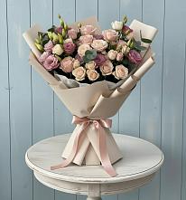 Букет цветов из:  Розы и Лизиантусы в Бежаницы