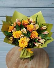 Букет цветов из:  Альстромерии и Розы в Бежаницы