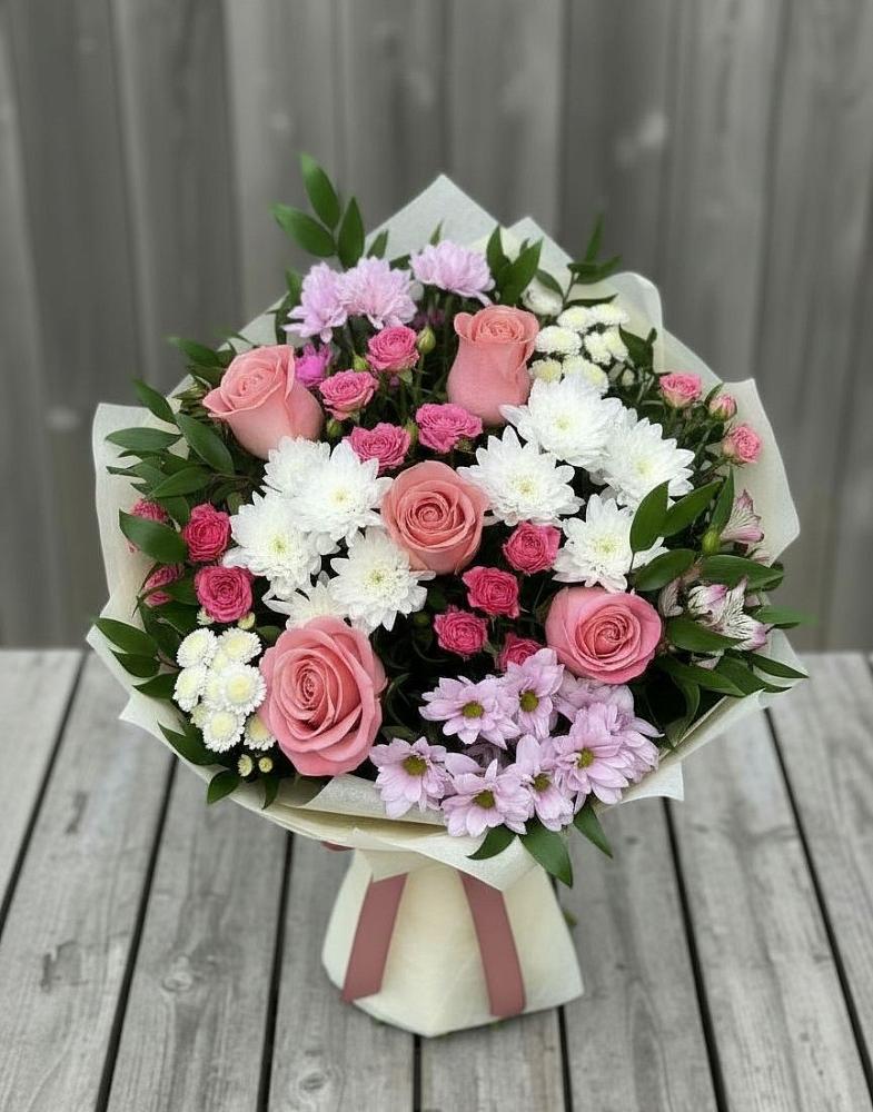 Букет цветов из: Альстромерии, Гвоздики, Розы и Хризантемы в Бежаницы