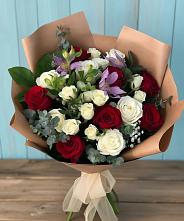 Букет цветов из:  Розы и Альстромерии в Бежаницы