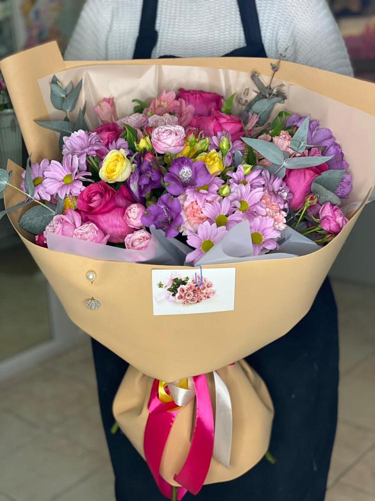 Букет цветов из: Хризантемы, Гвоздики и Альстромерии в Бежаницы