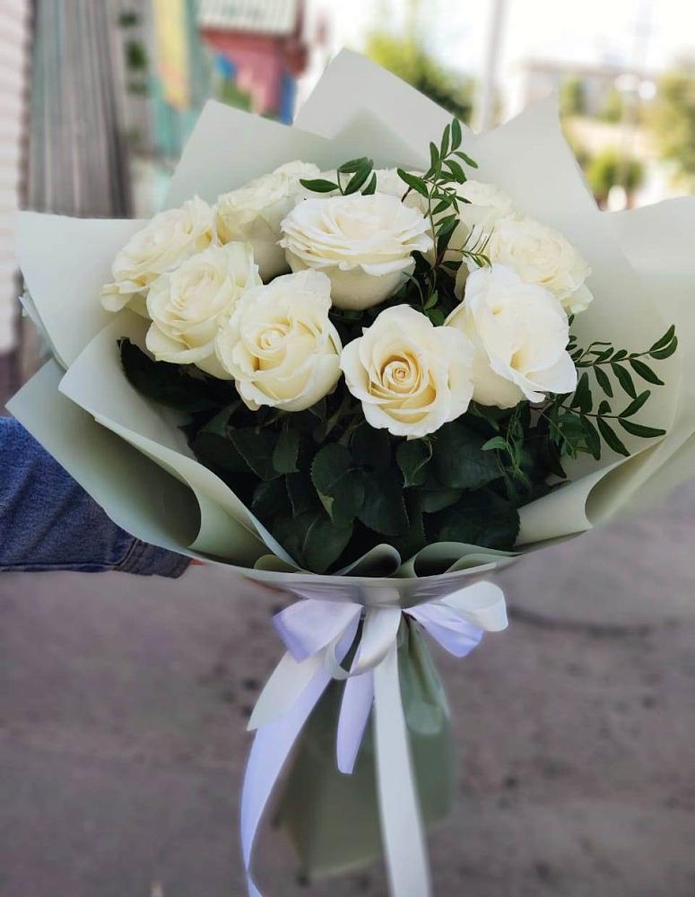 Букет Белые розы Проуд в Бежаницы
