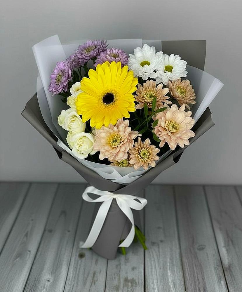 Букет цветов из: Розы, Герберы и Хризантемы в Бежаницы