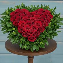 Цветочная композиция из Розы в виде сердца в Бежаницы