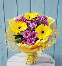 Букет цветов из:  Хризантемы и Герберы в Бежаницы