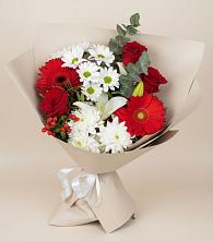 Букет цветов из:  Розы, Хризантемы, Герберы и Лилии в Бежаницы
