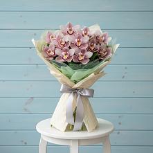 Букет цветов из:  Орхидеи и Розы в Бежаницы