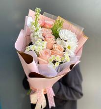 Букет цветов из:  Хризантемы и Розы в Бежаницы