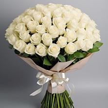 Букет 101 беля роза Белоснежка в Бежаницы