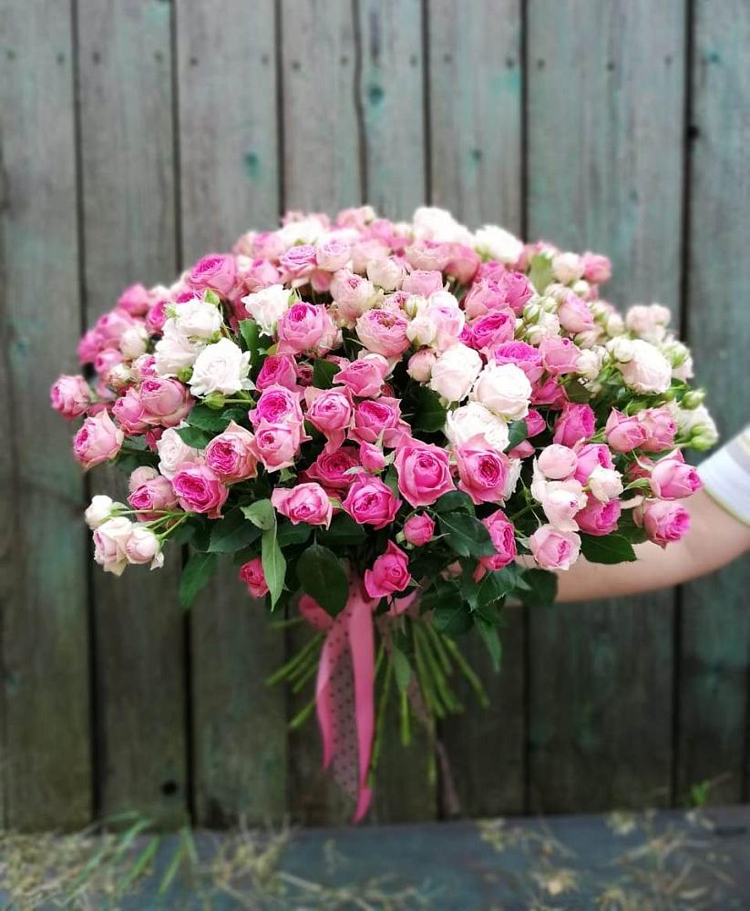 Букет Розовые кустовые розы Натали и Лав Лидия в Бежаницы