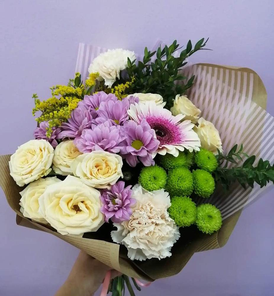 Букет цветов из: Хризантемы, Розы, Гвоздики и Герберы в Бежаницы