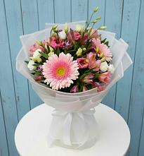 Букет цветов из:  Герберы, Альстромерии и Лизиантусы #REPLACE_PRED# Бежаницы