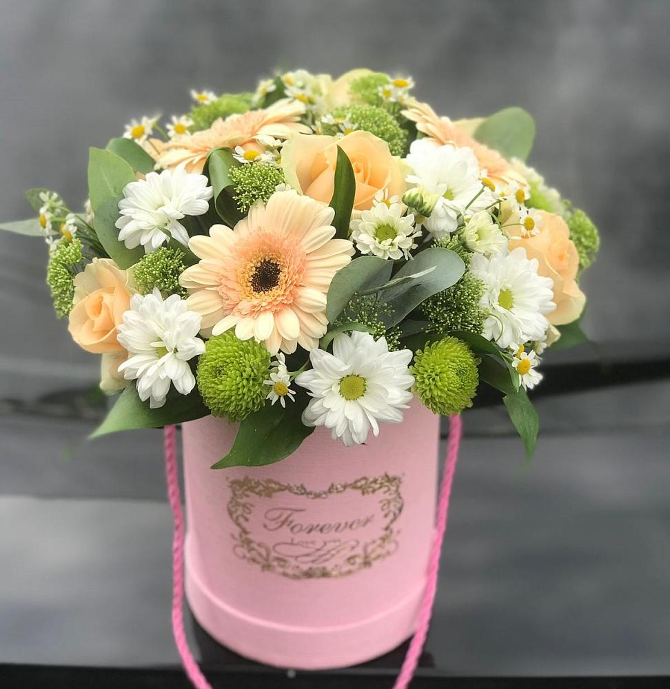 Цветочная композиция из Розы, Герберы и Хризантемы в шляпной коробке в Бежаницы