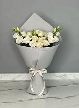 Букет цветов из:  Розы и Лизиантусы в Бежаницы